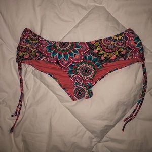 Scrunch butt bikini bottoms